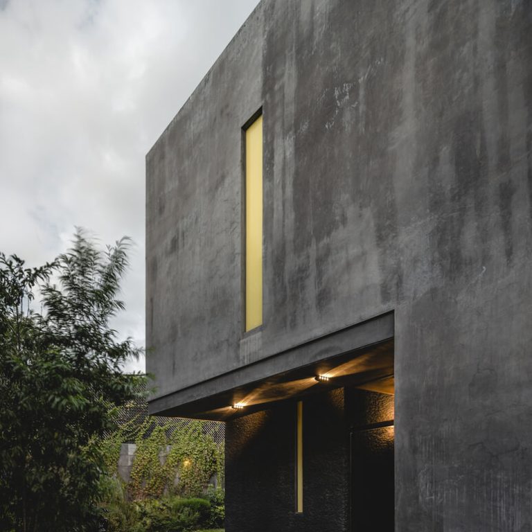 Casa Ceniza en CdMX: Arquitectura de Concreto y Paisaje | TACO