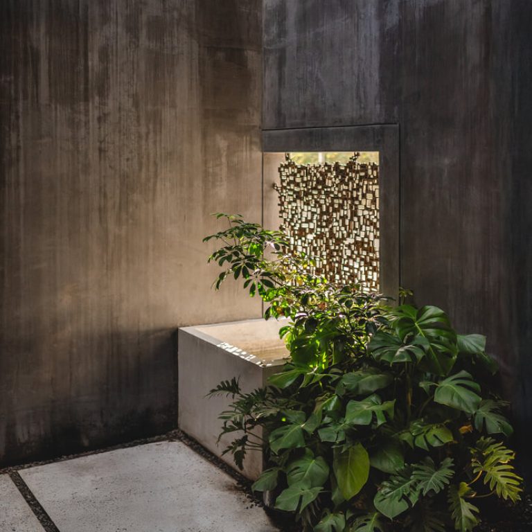 Casa Ceniza en CdMX: Arquitectura de Concreto y Paisaje | TACO