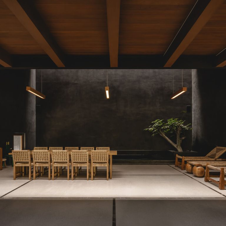 Casa Ceniza en CdMX: Arquitectura de Concreto y Paisaje | TACO
