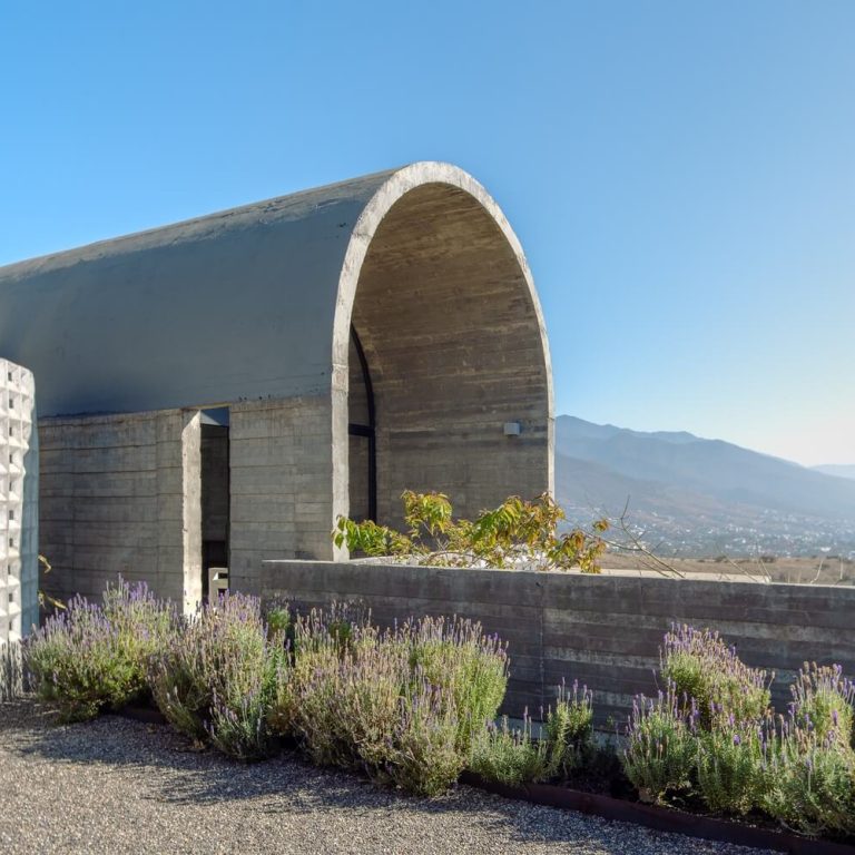 Casa Cielo: Interpretación contemporánea de la arquitectura oaxaqueña por NV/design architecture