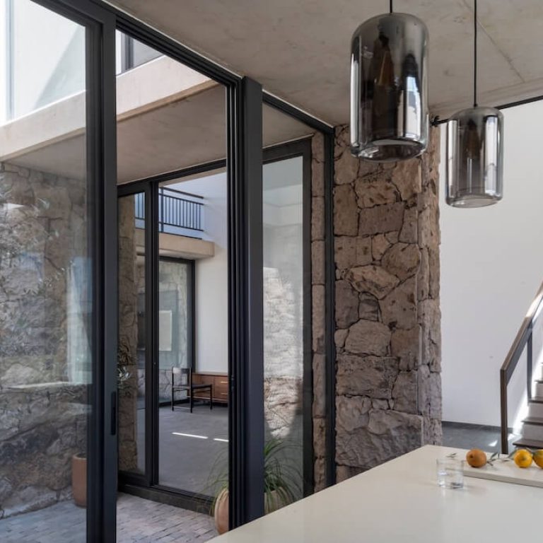 Casa Contreras en Zapopan por Bernardo Bross Arquitectura