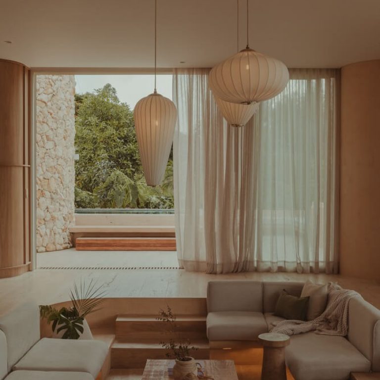 Casa Covva en Medellín: Arquitectura Orgánica de 450 m² que Rinde Tributo al Ágape por Bon Studio.