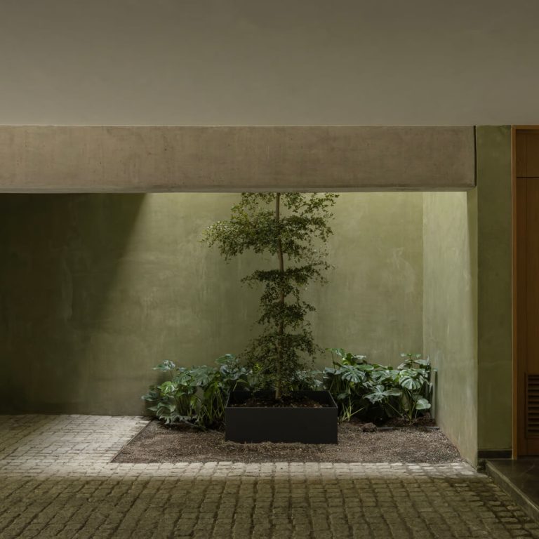 Casa DLCA por 0studio Arquitectura: Integración Paisajística y Diseño