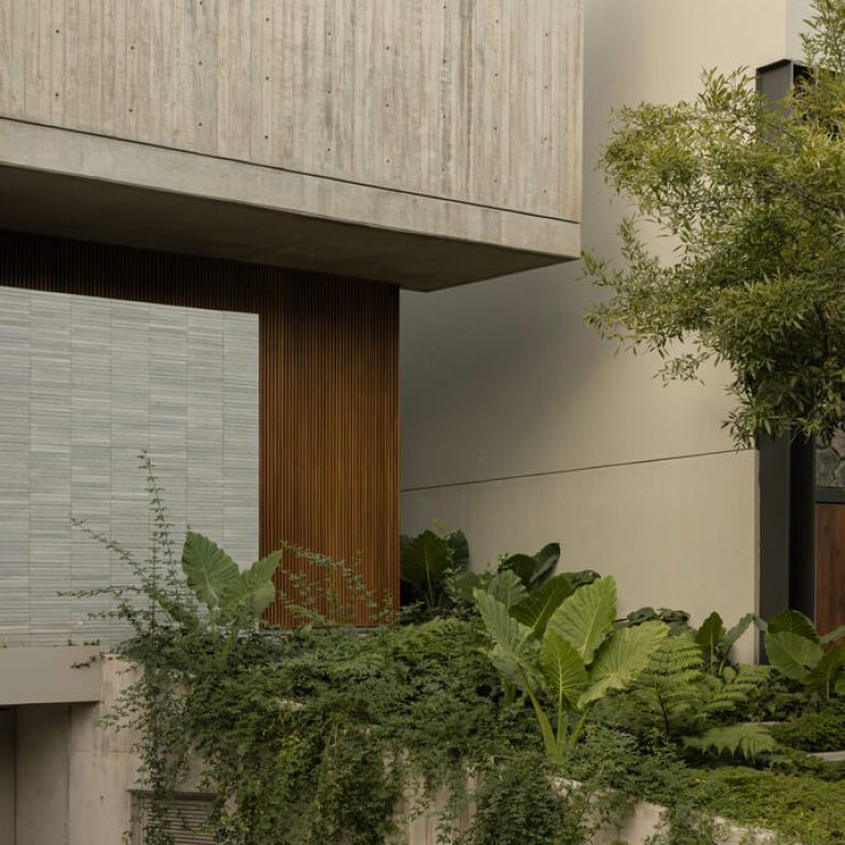 Casa DLCA por 0studio Arquitectura: Integración Paisajística y Diseño