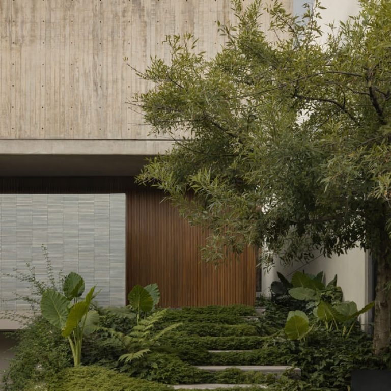 Casa DLCA por 0studio Arquitectura: Integración Paisajística y Diseño