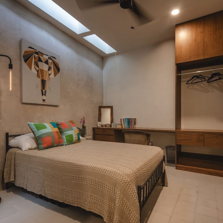 Fachada original restaurada de Casa Doble R en Mérida