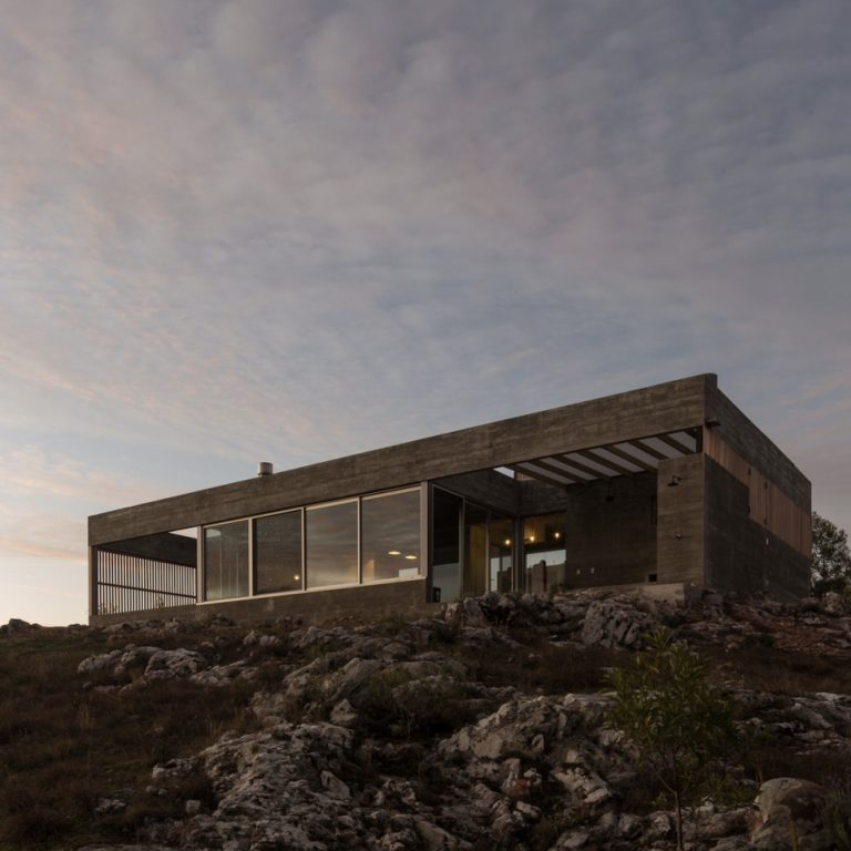 Casa Edén en Uruguay por TATÚ Arquitectura - Fotografía de Arquitectura - El Arqui MX