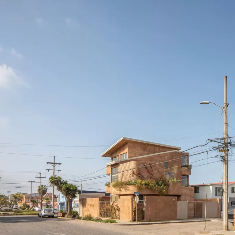 Casa Estudiantes en Baja California: Arquitectura Social por BRUTAL Taller de Arquitectura