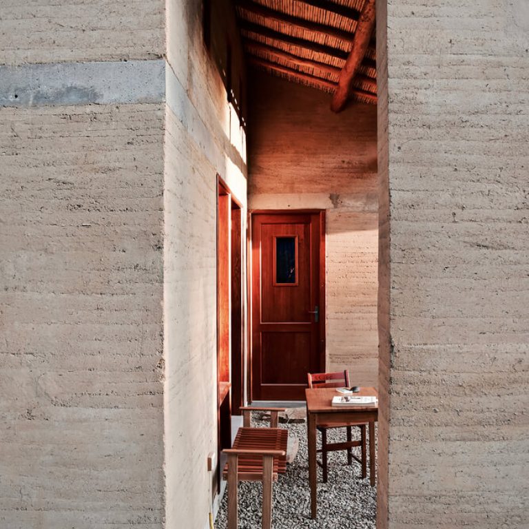 Casa Experimental de Tapial en Bolivia
