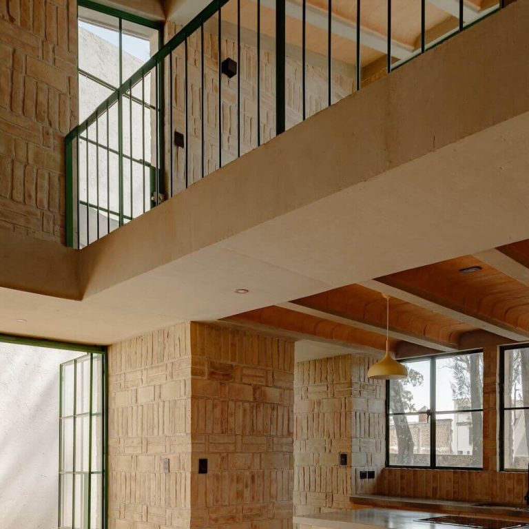 Casa F36: Vivienda residencial de ladrillo en San Pedro Cholula | Estudio Tecalli