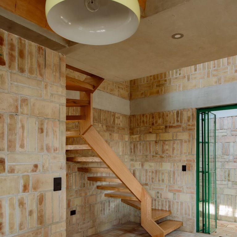 Casa F36: Vivienda residencial de ladrillo en San Pedro Cholula | Estudio Tecalli