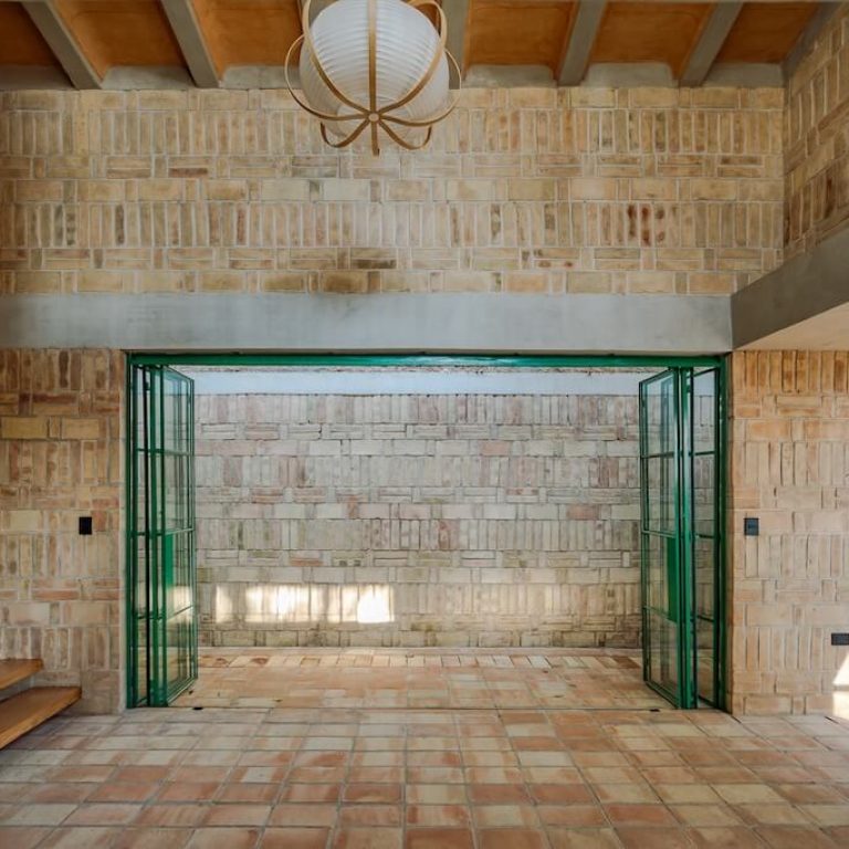 Casa F36: Vivienda residencial de ladrillo en San Pedro Cholula | Estudio Tecalli