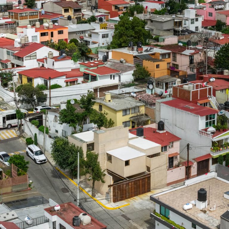 Casa Gardenias: Reconfiguración Arquitectónica en Naucalpan / Vrtical