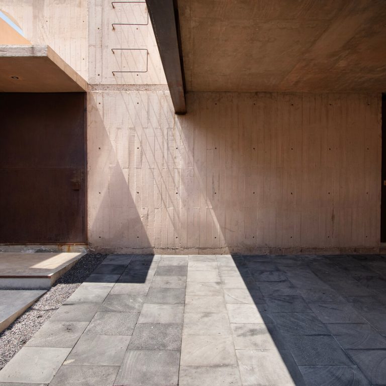 Casa Gardenias: Reconfiguración Arquitectónica en Naucalpan / Vrtical