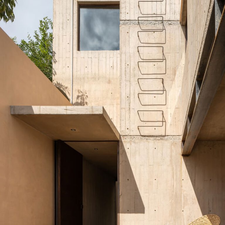 Casa Gardenias: Reconfiguración Arquitectónica en Naucalpan / Vrtical