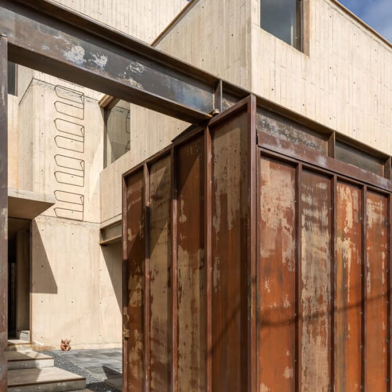 Casa Gardenias: Reconfiguración Arquitectónica en Naucalpan / Vrtical
