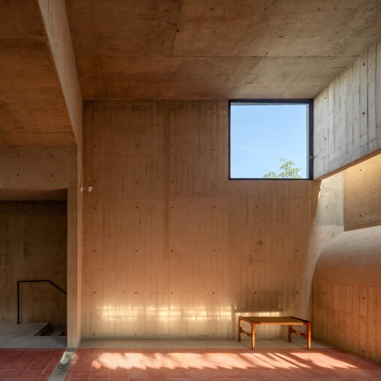 Casa Gardenias: Reconfiguración Arquitectónica en Naucalpan / Vrtical