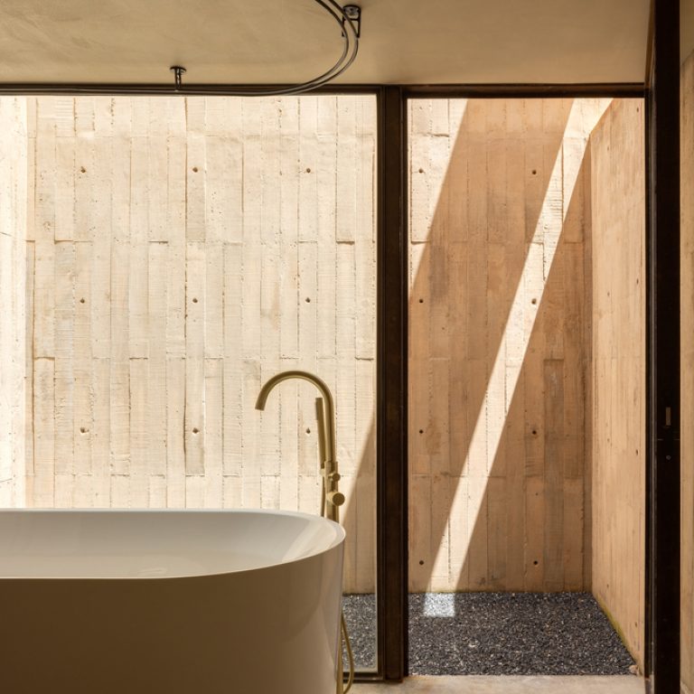 Casa Gardenias: Reconfiguración Arquitectónica en Naucalpan / Vrtical