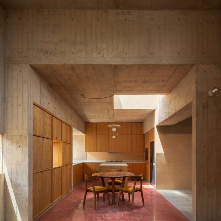 Casa Gardenias: Reconfiguración Arquitectónica en Naucalpan / Vrtical