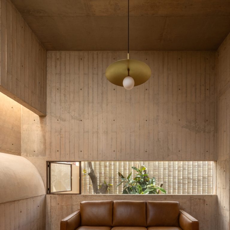 Casa Gardenias: Reconfiguración Arquitectónica en Naucalpan / Vrtical