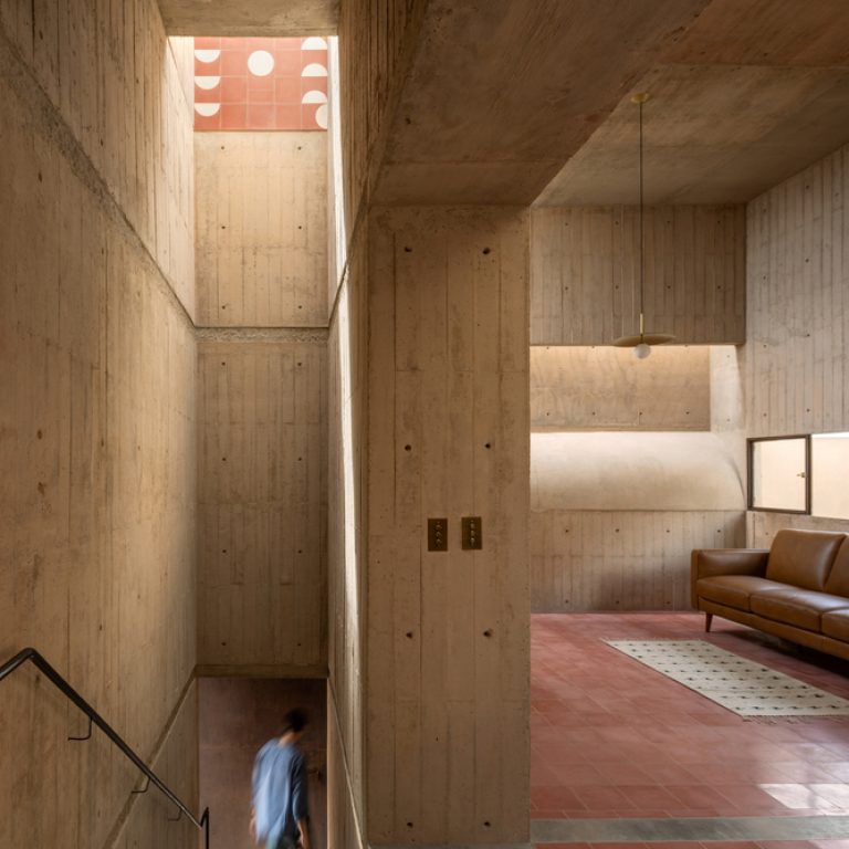 Casa Gardenias: Reconfiguración Arquitectónica en Naucalpan / Vrtical