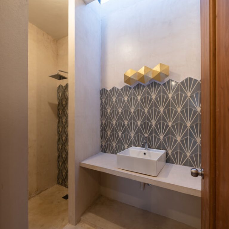 Casa Golondrinna: Rehabilitación de 246 m² en Mérida