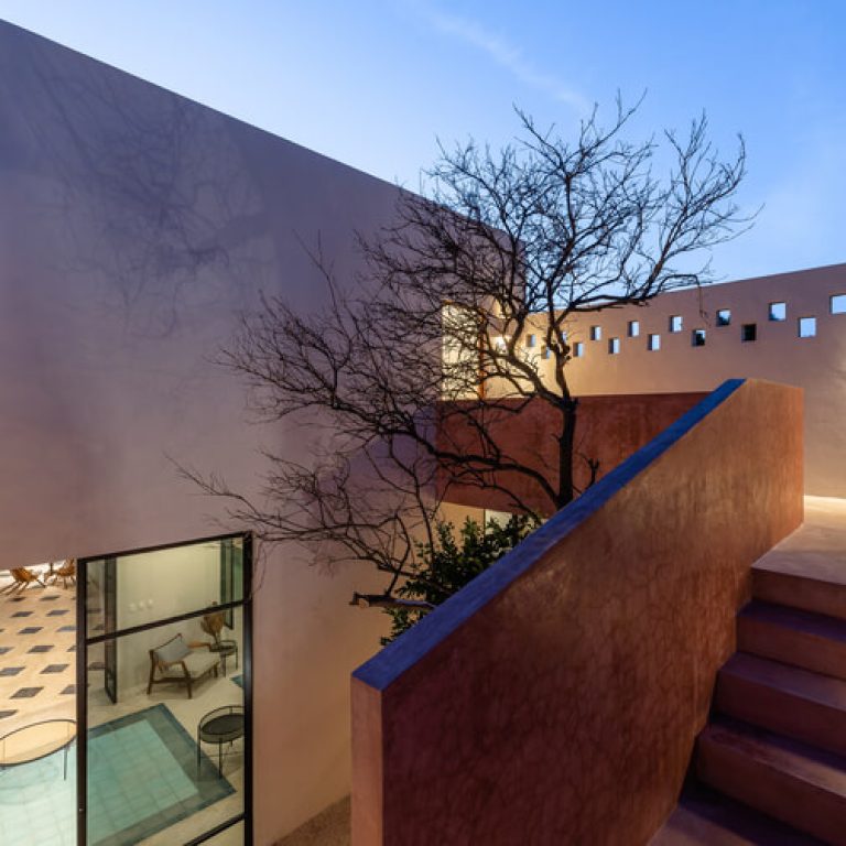 Casa Golondrinna: Rehabilitación de 246 m² en Mérida