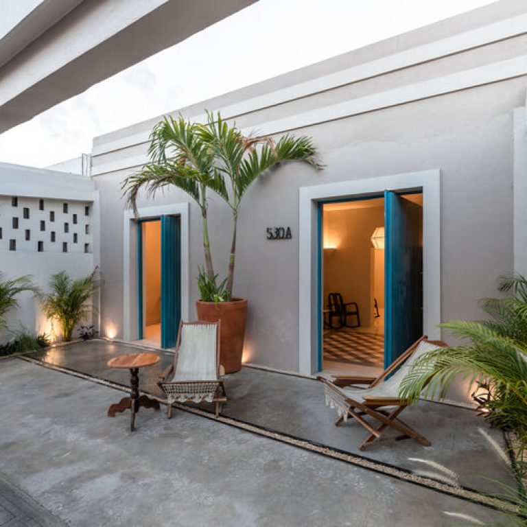 Casa Golondrinna: Rehabilitación de 246 m² en Mérida