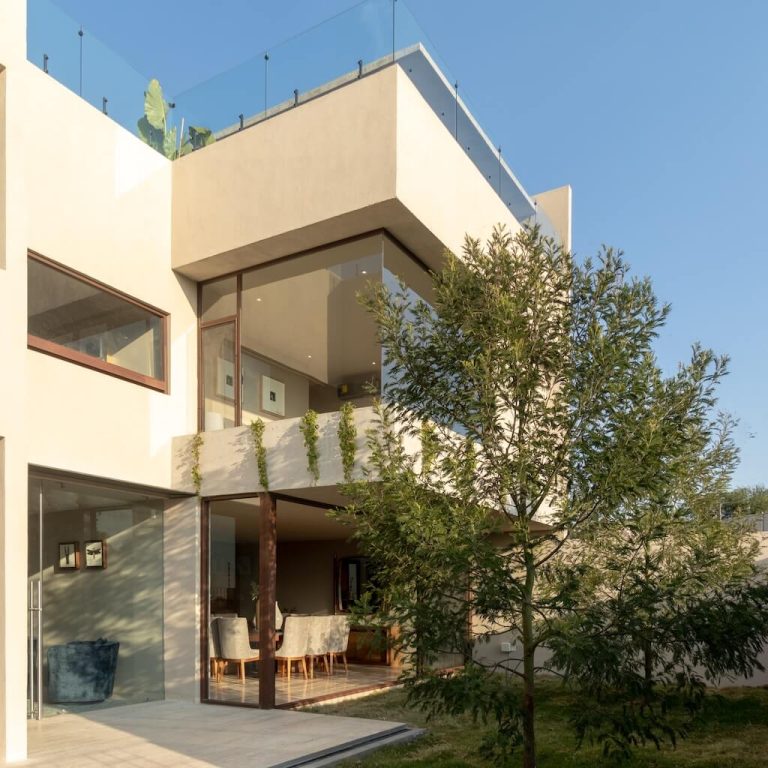 Casa Granito 53: Residencia contemporánea en Zibatá por Grupo Hersa