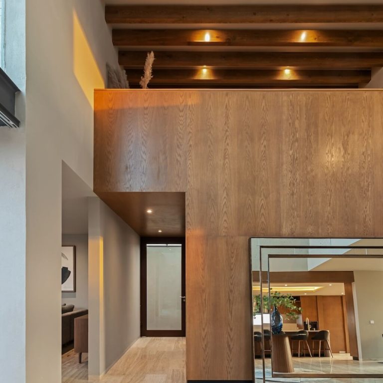 Casa Granito 53: Residencia contemporánea en Zibatá por Grupo Hersa