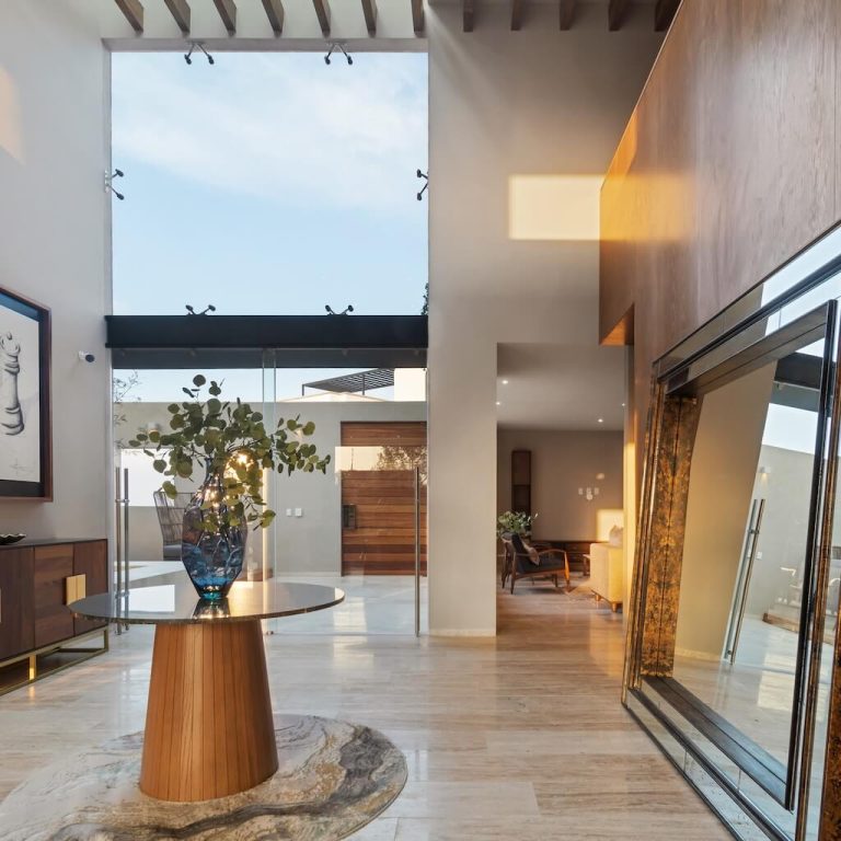 Casa Granito 53: Residencia contemporánea en Zibatá por Grupo Hersa