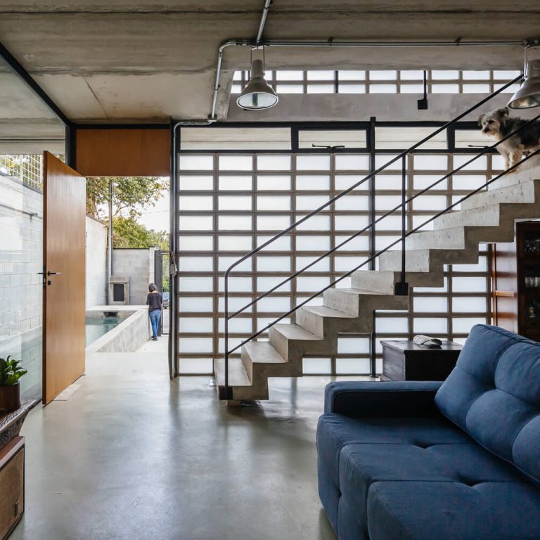 Casa Guaianaz por Terra e Tuma Arquitetos Associados