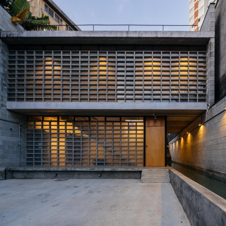 Casa Guaianaz por Terra e Tuma Arquitetos Associados