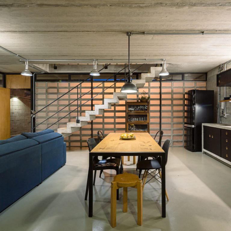 Casa Guaianaz por Terra e Tuma Arquitetos Associados