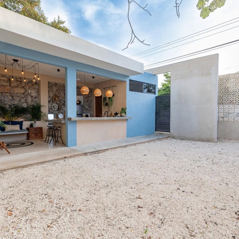 Casa Hogar Azul en Yucatán por V+A Arquitectura - Fotografía de Arquitectura - El Arqui MX