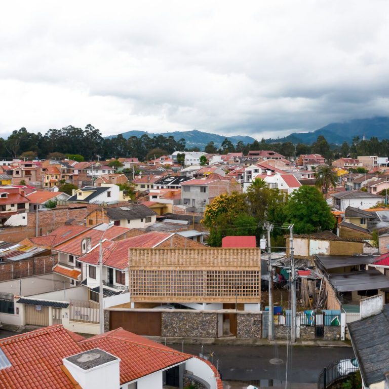 Casa Hortencia Mata en Ecuador por Temporal Arquitectura