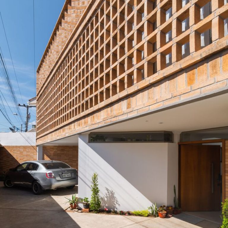 Casa Hortencia Mata en Ecuador por Temporal Arquitectura