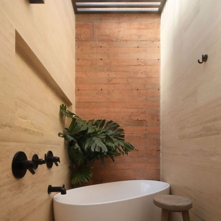Casa Juriquilla: Arquitectura contemporánea y sostenibilidad por Estudio Mero