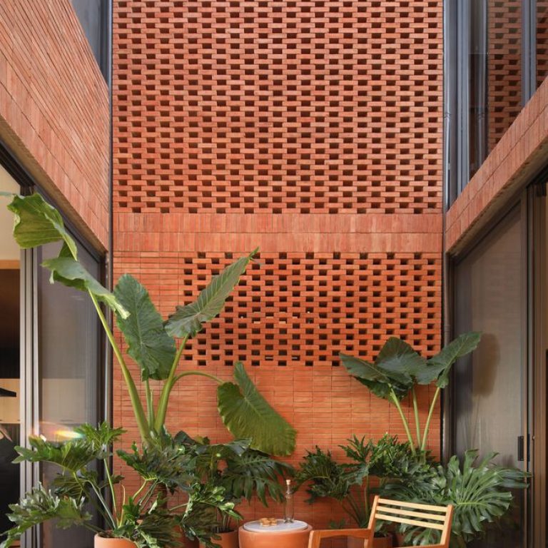 Casa Juriquilla: Arquitectura contemporánea y sostenibilidad por Estudio Mero