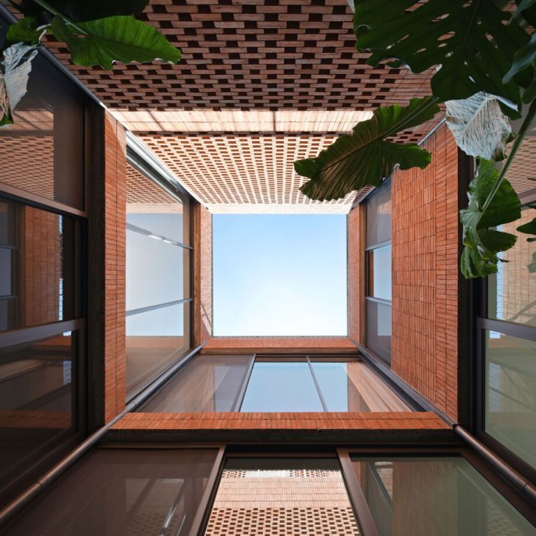 Casa Juriquilla: Arquitectura contemporánea y sostenibilidad por Estudio Mero
