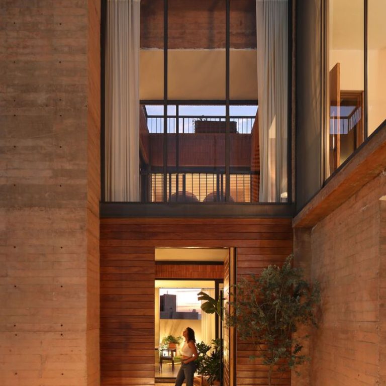 Casa Juriquilla: Arquitectura contemporánea y sostenibilidad por Estudio Mero