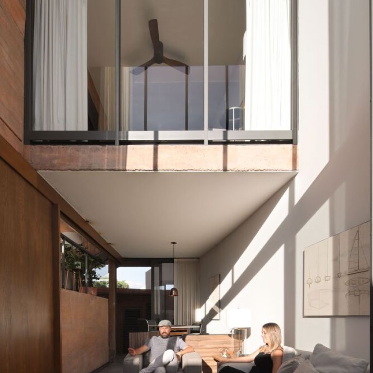 Casa Juriquilla: Arquitectura contemporánea y sostenibilidad por Estudio Mero