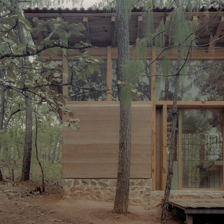 Casa La Luciérnaga en Jalisco por Uno más uno y Moro Taller Arquitectura - Fotografía de Arquitectura - El Arqui MX