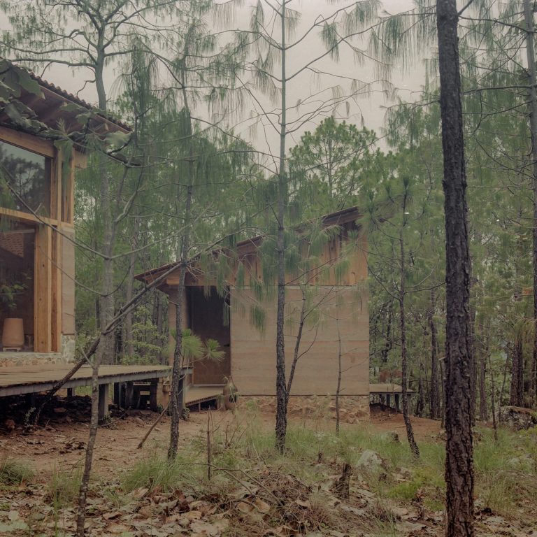 Casa La Luciérnaga en Jalisco por Uno más uno y Moro Taller Arquitectura - Fotografía de Arquitectura - El Arqui MX