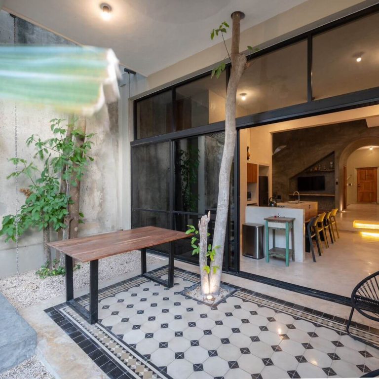 Casa La Negra en Mérida: Rehabilitación con Cemento Pigmentado | Quinto Distrito Arquitectura