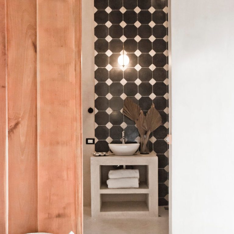 Casa La Negra en Mérida: Rehabilitación con Cemento Pigmentado | Quinto Distrito Arquitectura