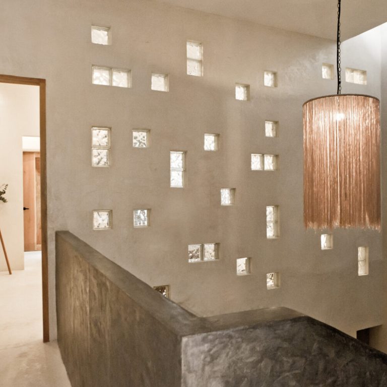 Casa La Negra en Mérida: Rehabilitación con Cemento Pigmentado | Quinto Distrito Arquitectura