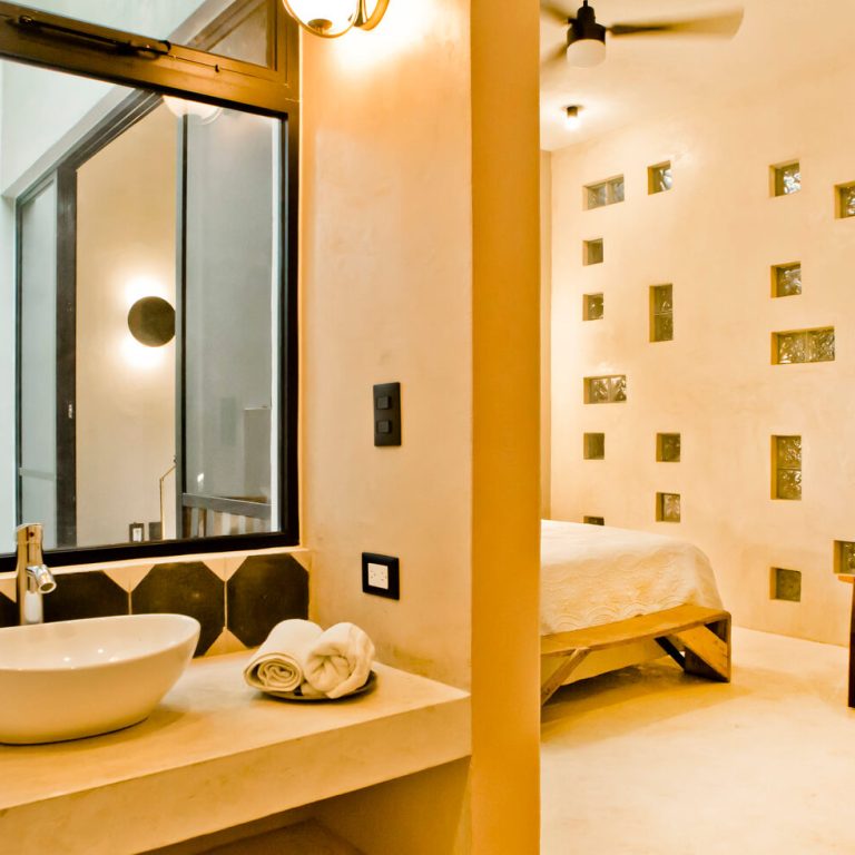 Casa La Negra en Mérida: Rehabilitación con Cemento Pigmentado | Quinto Distrito Arquitectura