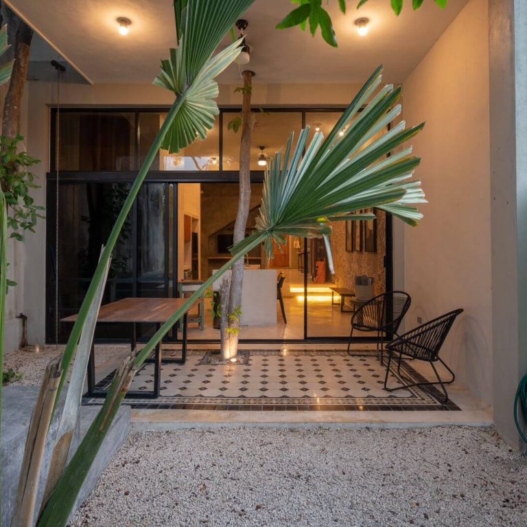 Casa La Negra en Mérida: Rehabilitación con Cemento Pigmentado | Quinto Distrito Arquitectura