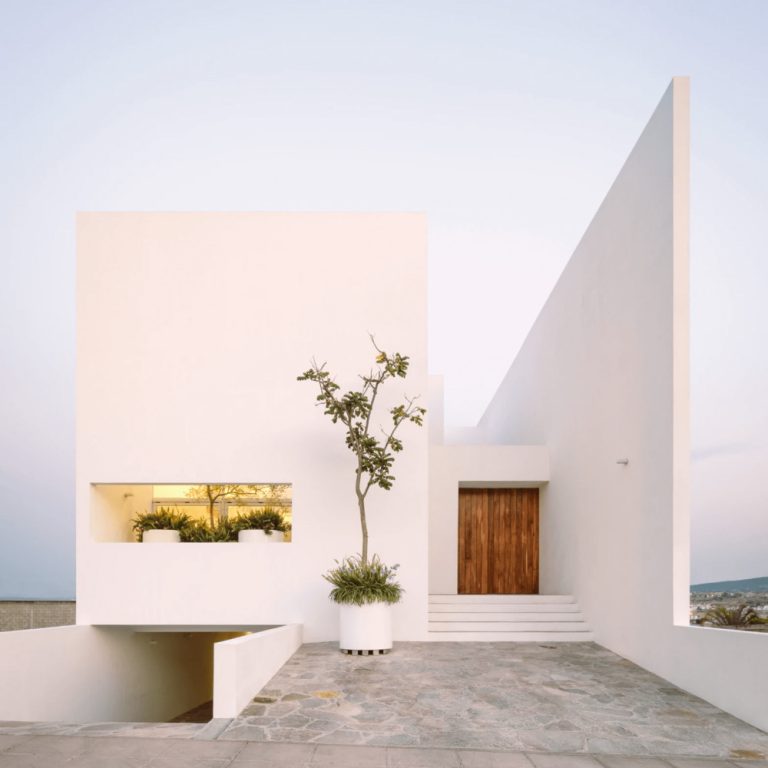 Casa La Piedad en Michoacán por COTAPAREDES Arquitectos